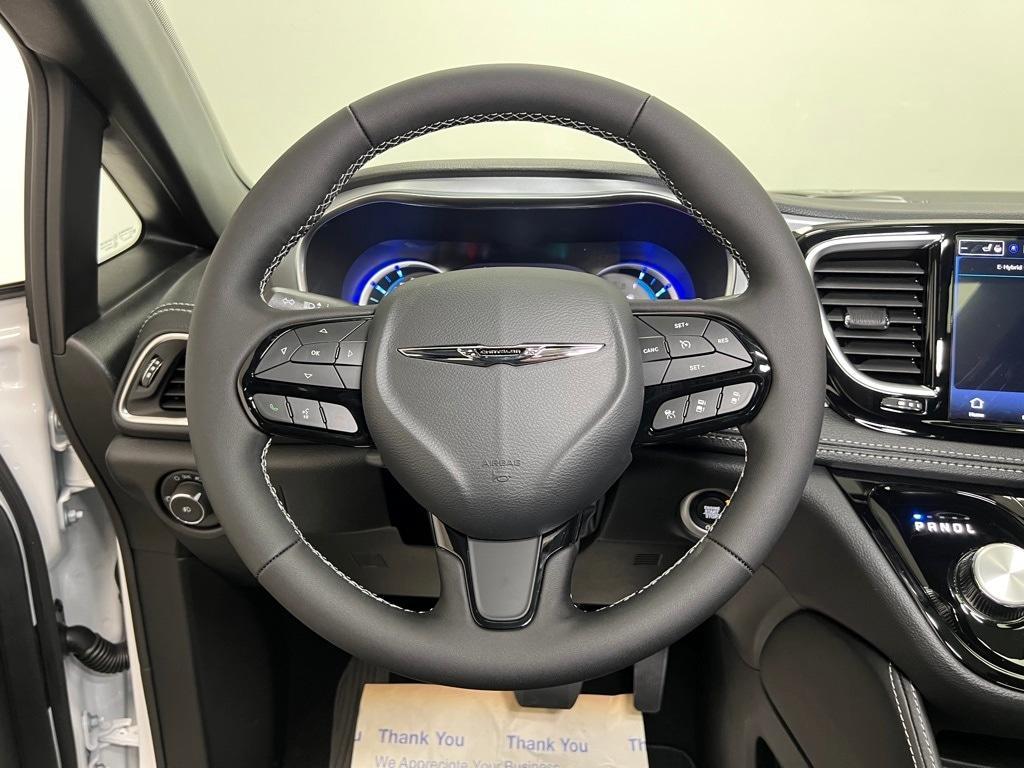 new 2025 Chrysler Pacifica Hybrid car, priced at $49,709