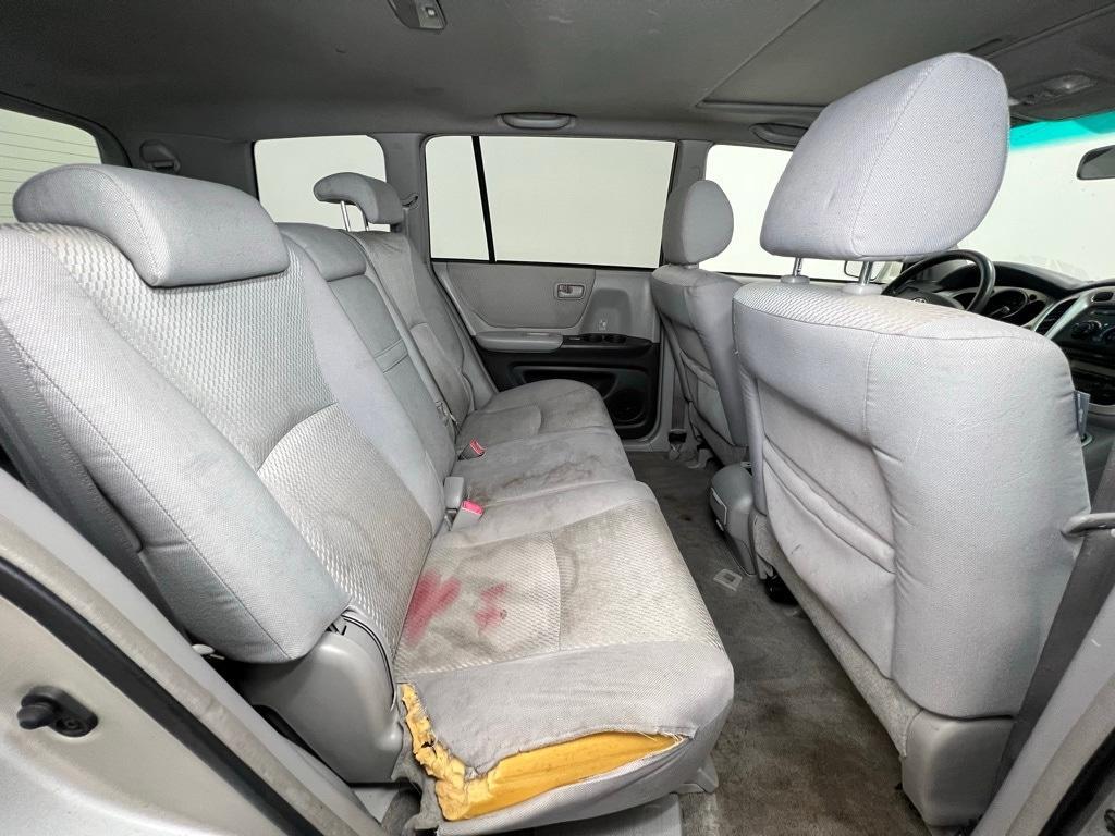 used 2005 Toyota Highlander car, priced at $2,400