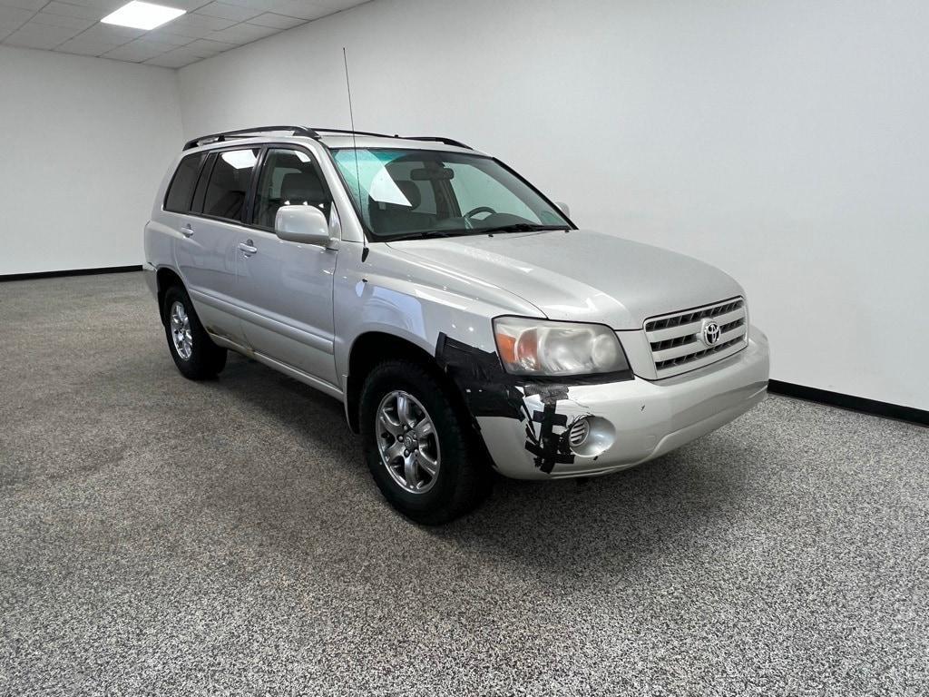 used 2005 Toyota Highlander car, priced at $2,400