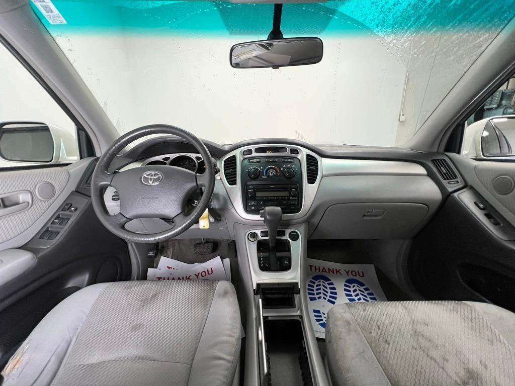 used 2005 Toyota Highlander car, priced at $2,400
