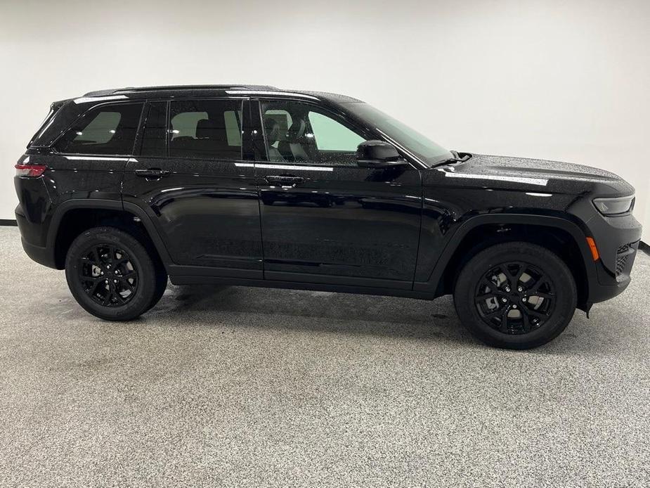 new 2024 Jeep Grand Cherokee car, priced at $41,249