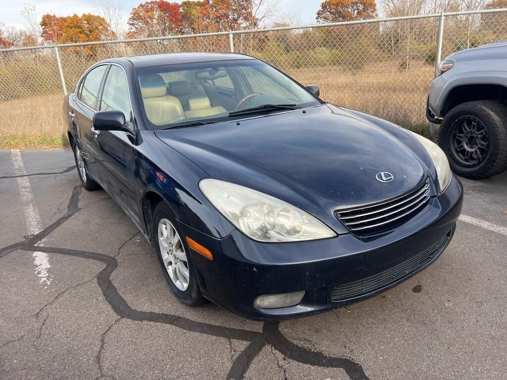 used 2002 Lexus ES 300 car, priced at $2,900