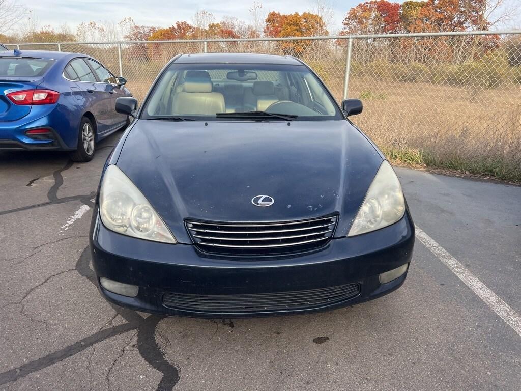 used 2002 Lexus ES 300 car, priced at $2,900
