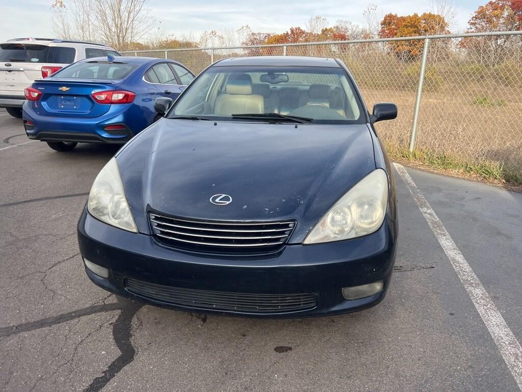 used 2002 Lexus ES 300 car, priced at $2,900