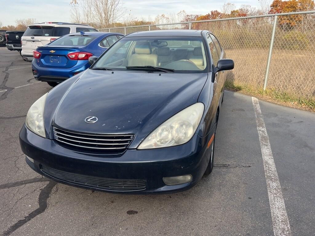 used 2002 Lexus ES 300 car, priced at $2,900