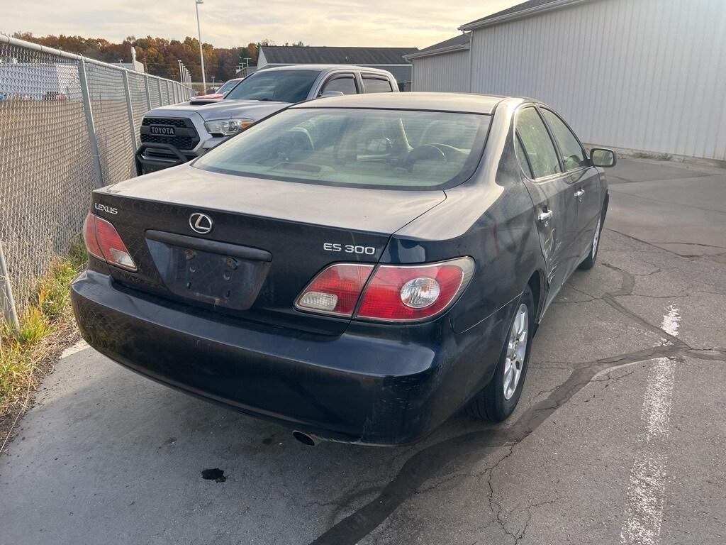used 2002 Lexus ES 300 car, priced at $2,900