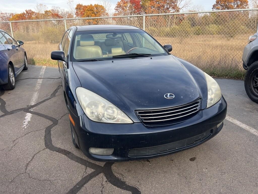 used 2002 Lexus ES 300 car, priced at $2,900
