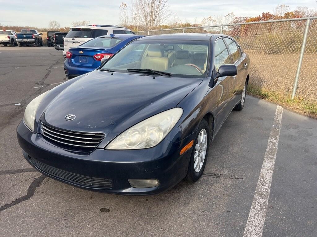 used 2002 Lexus ES 300 car, priced at $2,900