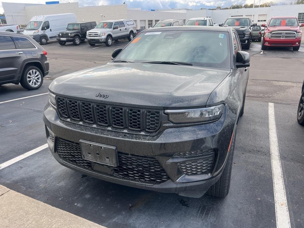 used 2024 Jeep Grand Cherokee car, priced at $33,900