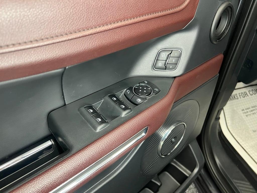 used 2024 Ford Expedition car, priced at $50,400