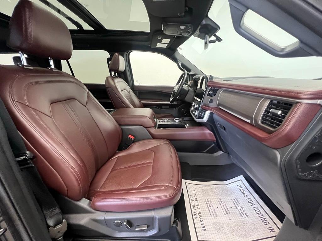 used 2024 Ford Expedition car, priced at $50,400