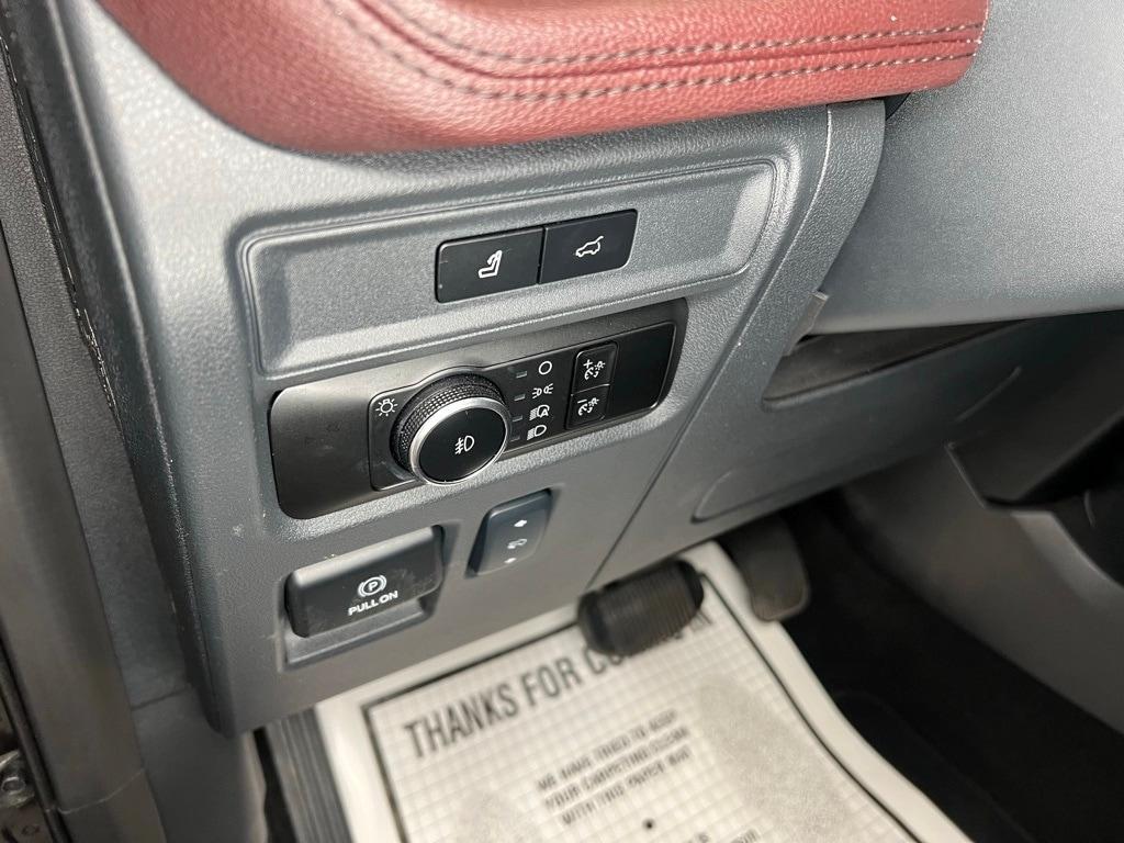 used 2024 Ford Expedition car, priced at $50,400