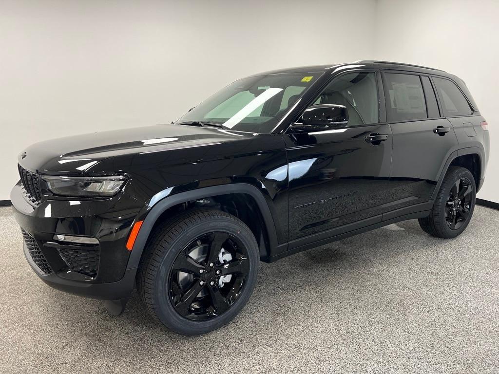 new 2025 Jeep Grand Cherokee car, priced at $44,831