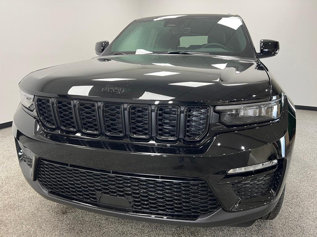 new 2025 Jeep Grand Cherokee car, priced at $44,831