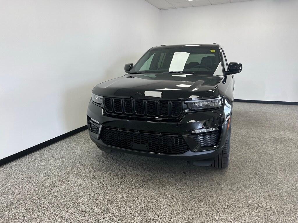 new 2025 Jeep Grand Cherokee car, priced at $44,884