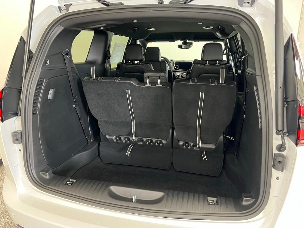 new 2025 Chrysler Pacifica car, priced at $40,273