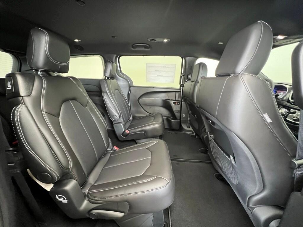 new 2025 Chrysler Pacifica car, priced at $40,273
