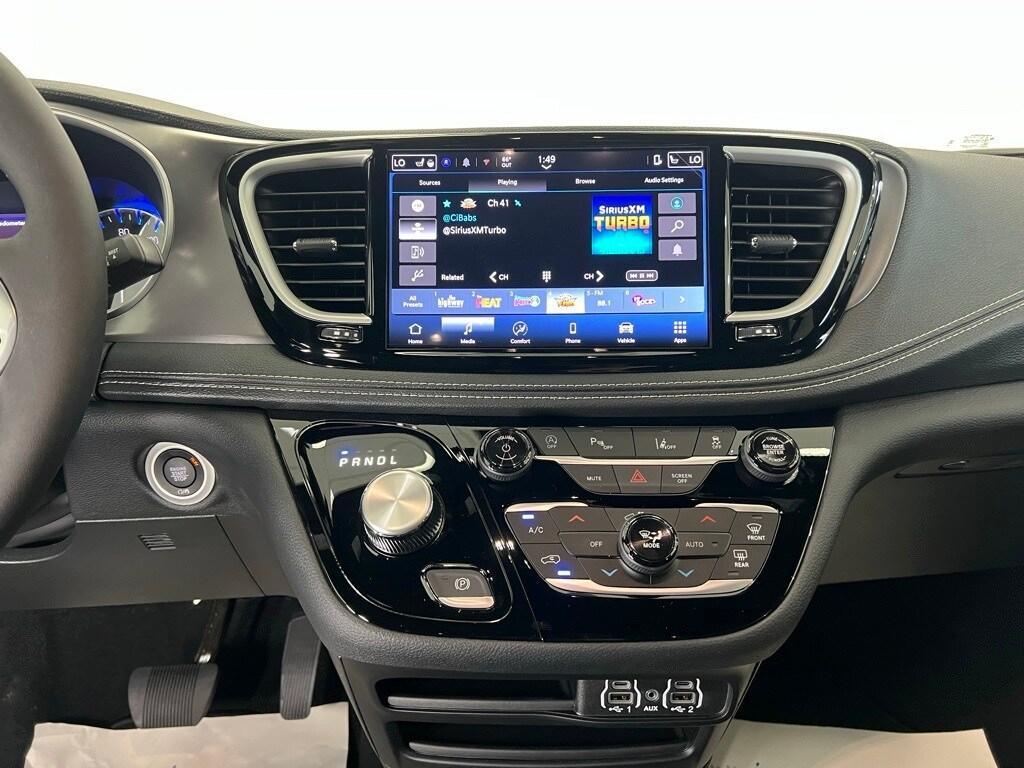 new 2025 Chrysler Pacifica car, priced at $40,273