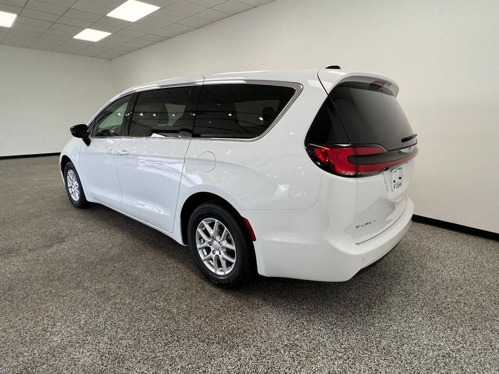 new 2025 Chrysler Pacifica car, priced at $40,273