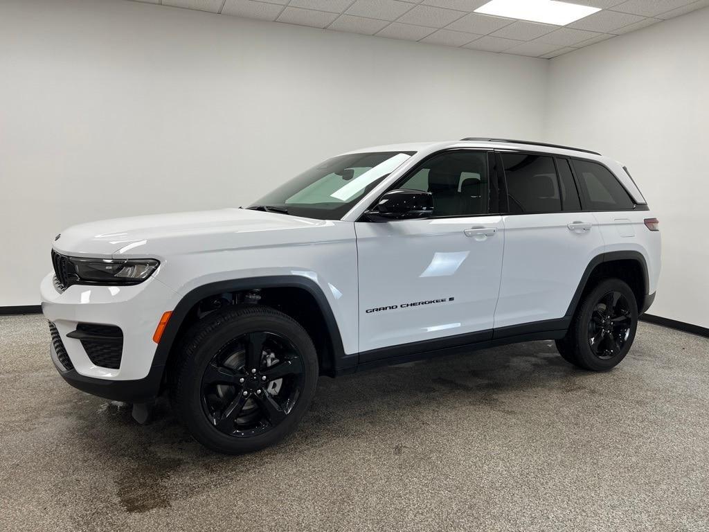 used 2024 Jeep Grand Cherokee car, priced at $37,900