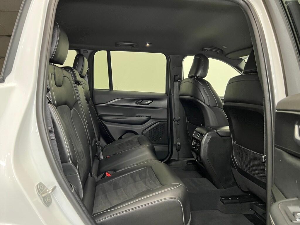 used 2024 Jeep Grand Cherokee car, priced at $38,995