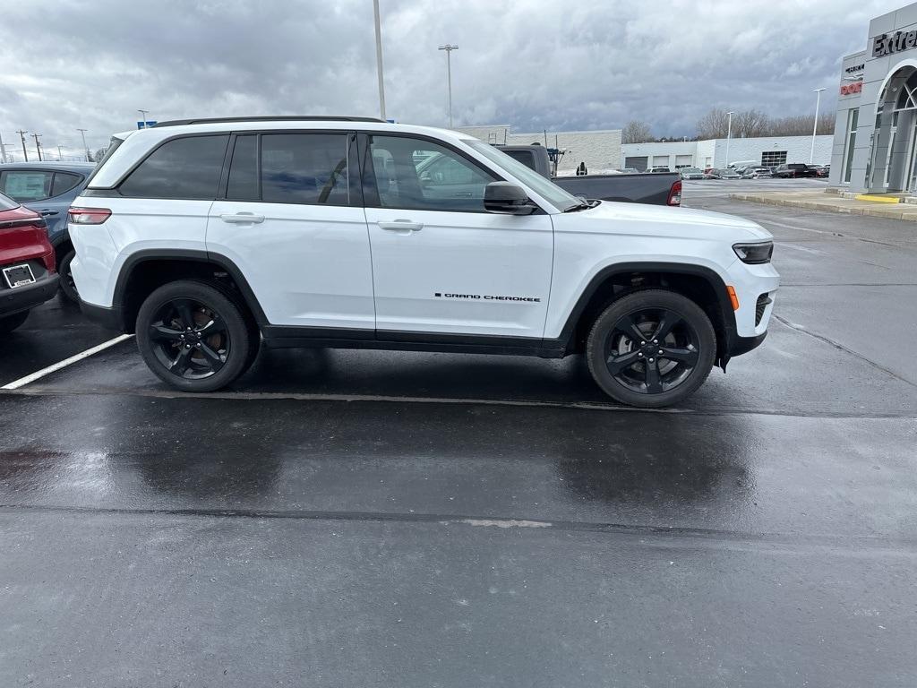 used 2024 Jeep Grand Cherokee car, priced at $39,950