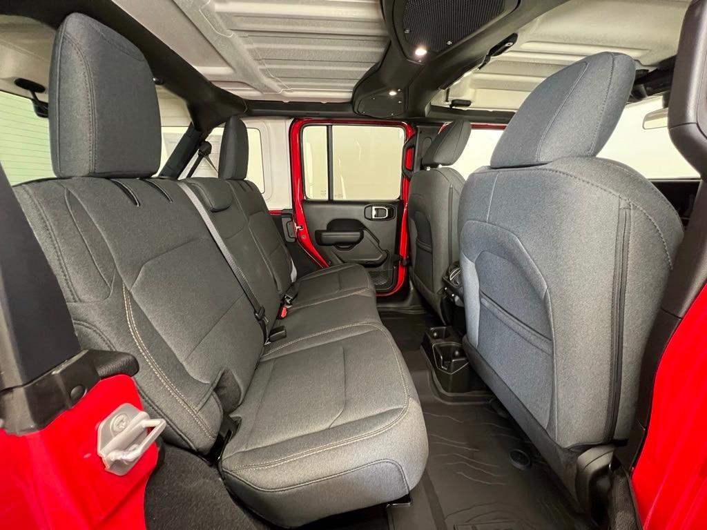 new 2025 Jeep Wrangler car, priced at $45,785