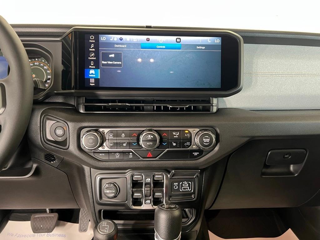new 2025 Jeep Wrangler car, priced at $45,785