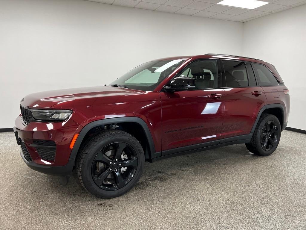 used 2022 Jeep Grand Cherokee car, priced at $32,400