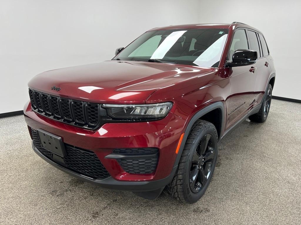 used 2022 Jeep Grand Cherokee car, priced at $32,400