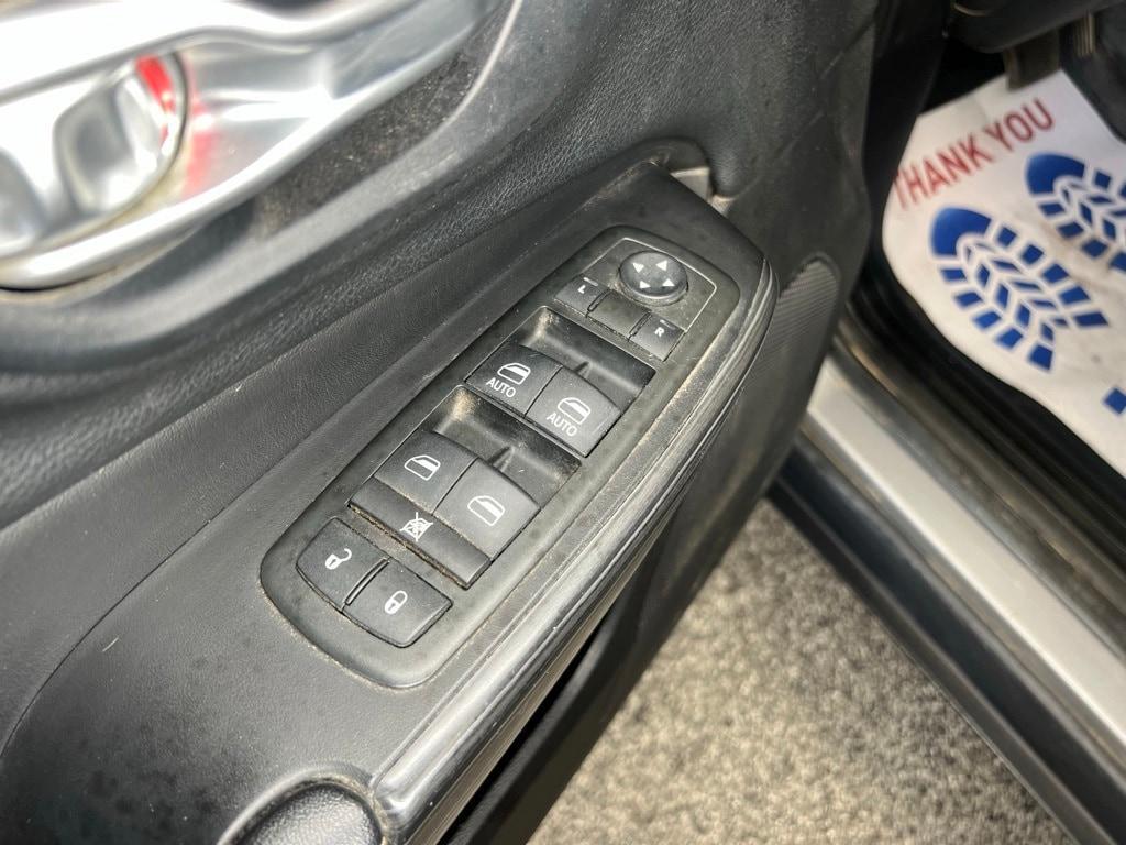 used 2014 Jeep Cherokee car, priced at $5,250