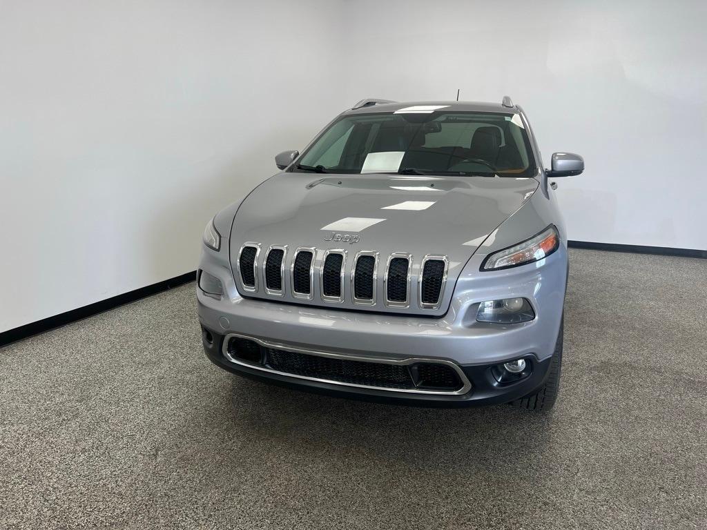 used 2014 Jeep Cherokee car, priced at $5,250