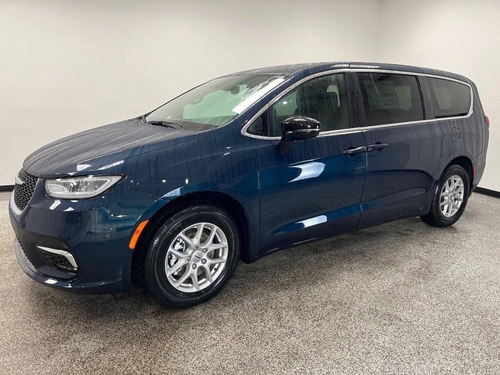 new 2025 Chrysler Pacifica car, priced at $40,670