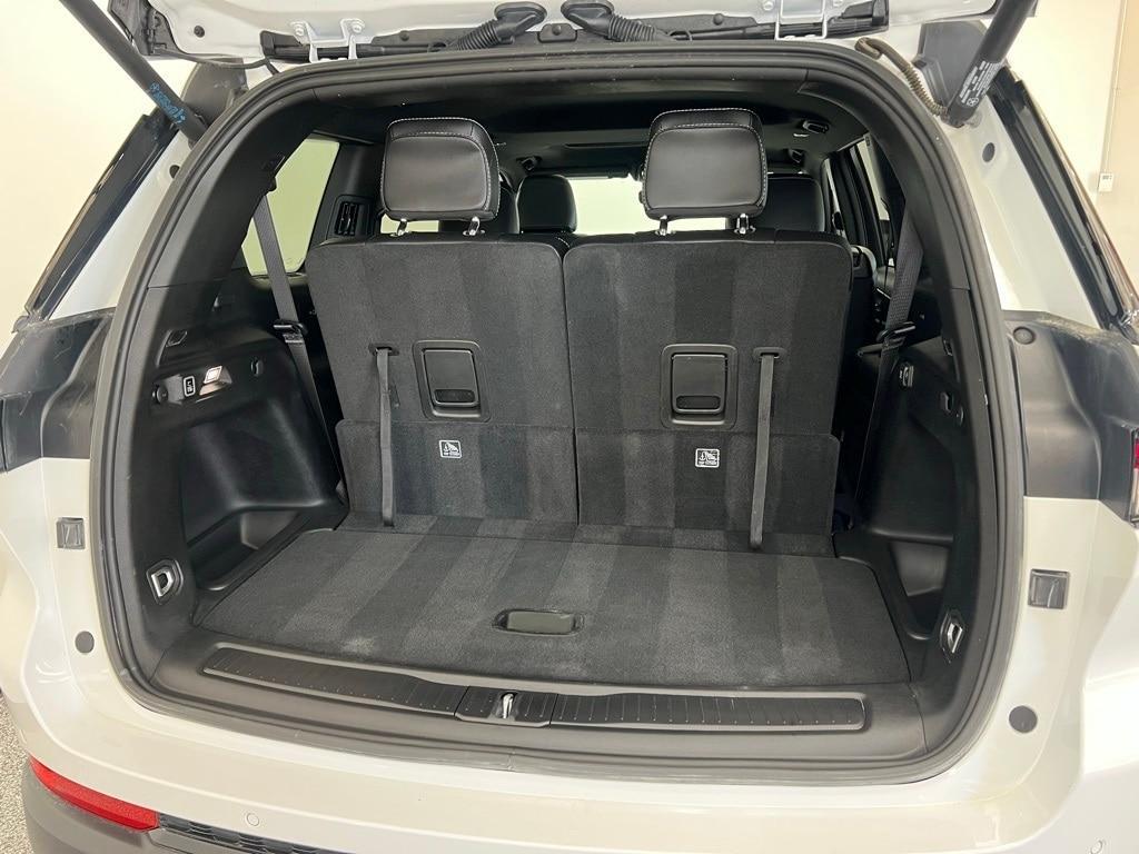 used 2024 Jeep Grand Cherokee L car, priced at $38,900