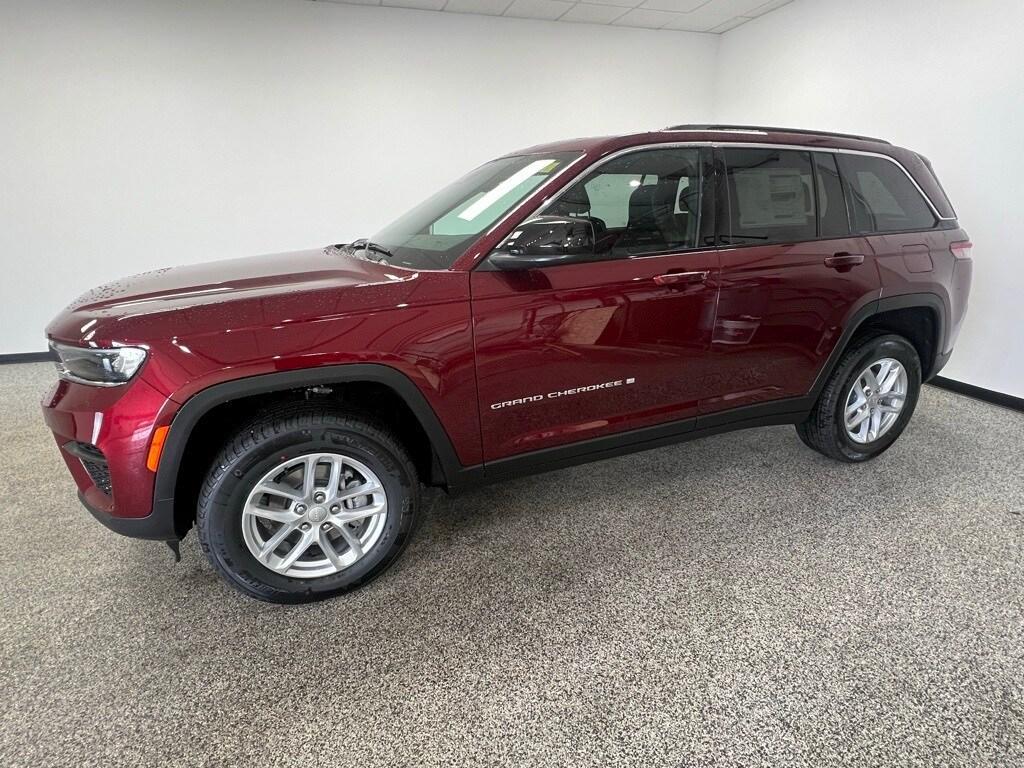 new 2025 Jeep Grand Cherokee car, priced at $40,072