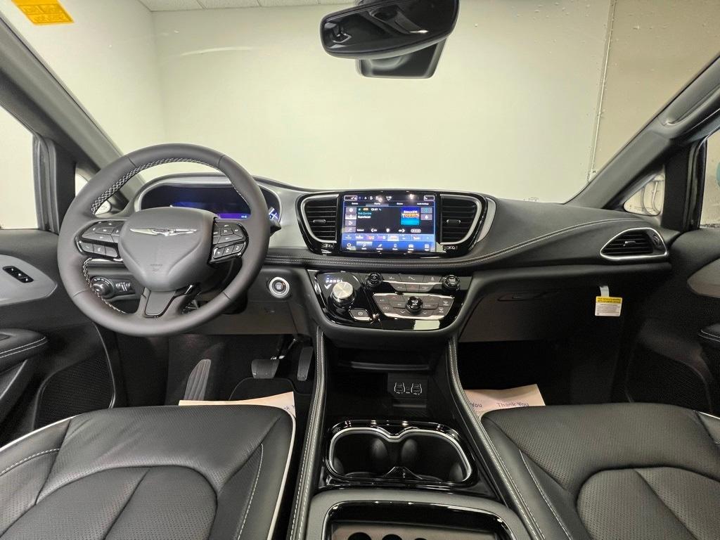 new 2025 Chrysler Pacifica Hybrid car, priced at $42,209