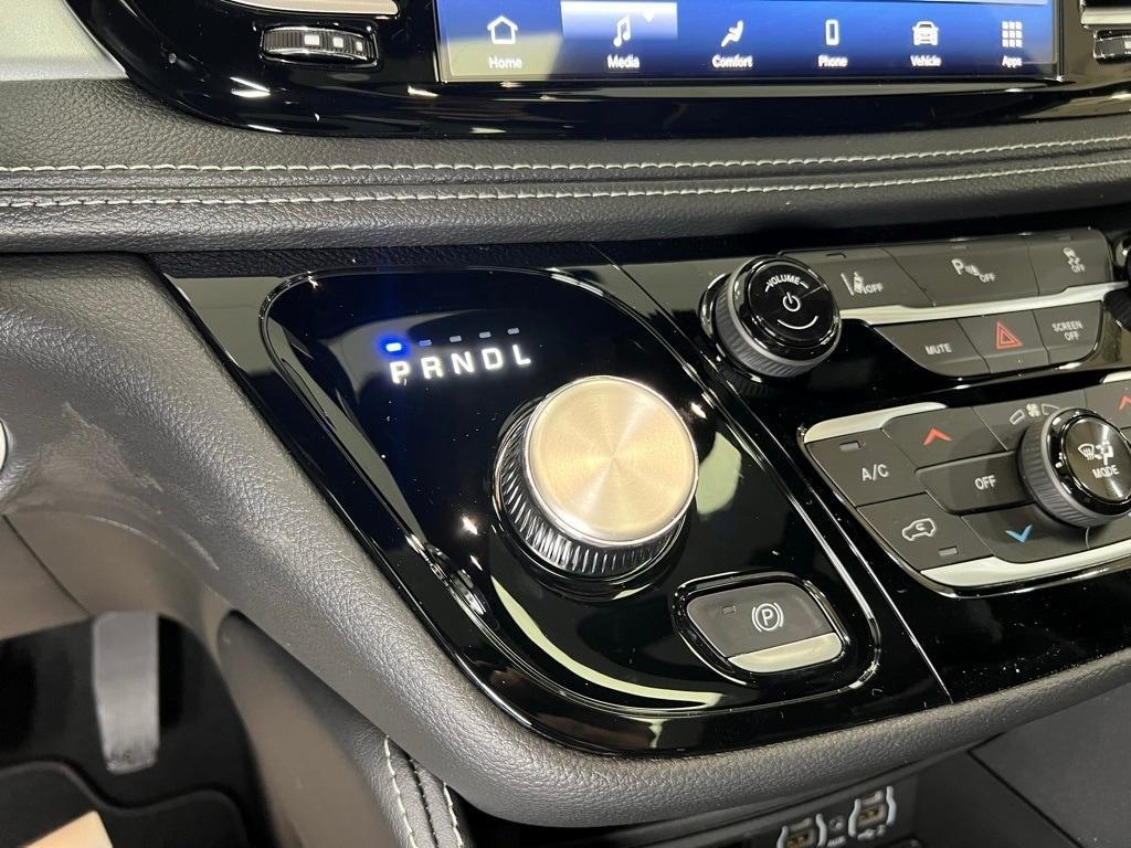 new 2025 Chrysler Pacifica Hybrid car, priced at $42,209