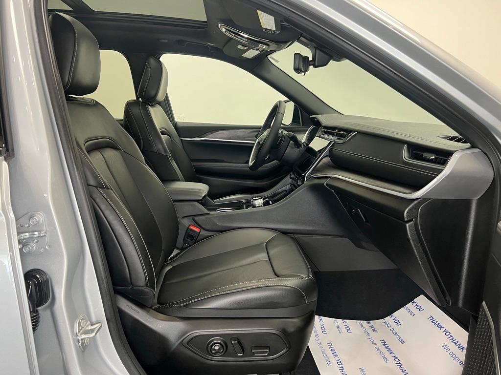 used 2025 Jeep Grand Cherokee car, priced at $47,800