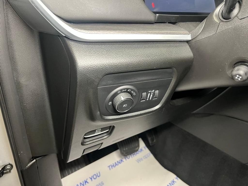 used 2025 Jeep Grand Cherokee car, priced at $47,800