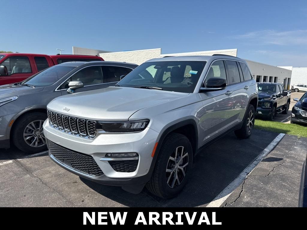 used 2025 Jeep Grand Cherokee car, priced at $47,800