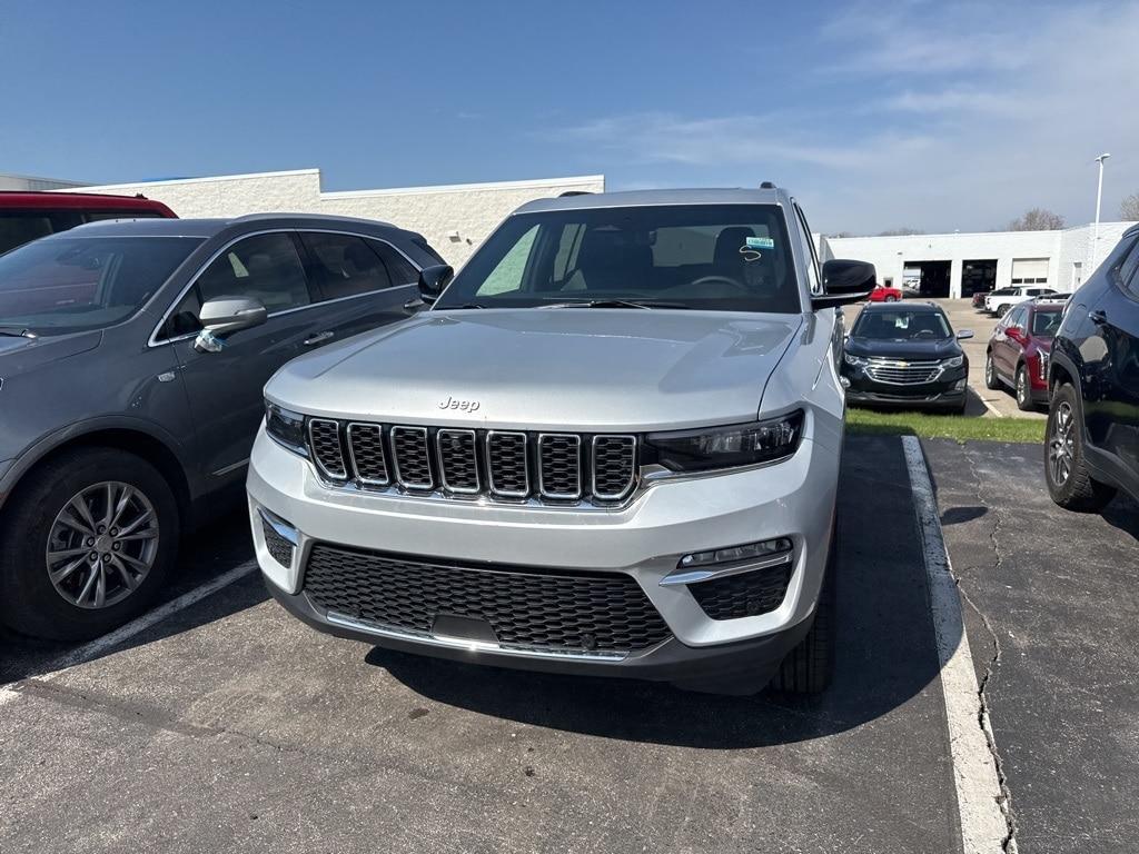 used 2025 Jeep Grand Cherokee car, priced at $47,800