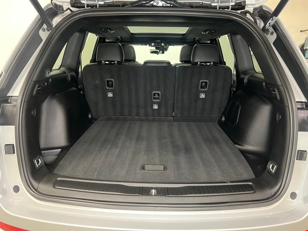 used 2025 Jeep Grand Cherokee car, priced at $47,800