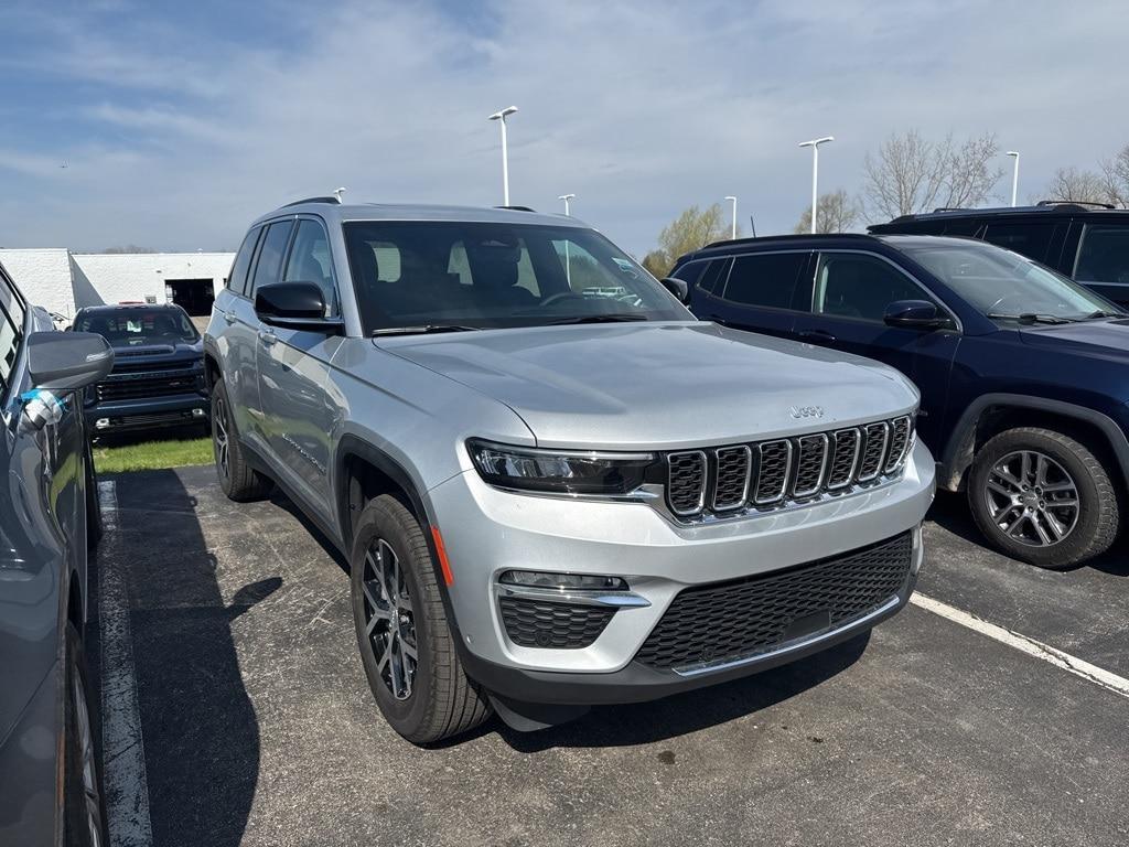 used 2025 Jeep Grand Cherokee car, priced at $47,800