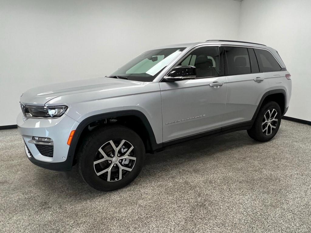 used 2025 Jeep Grand Cherokee car, priced at $47,800