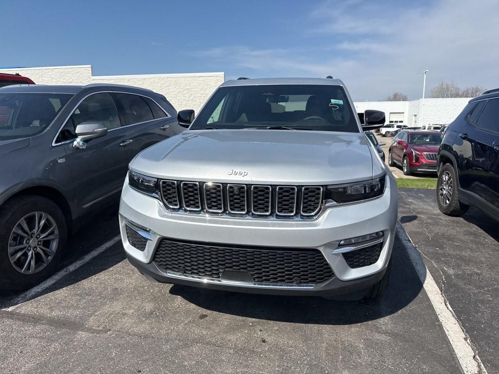 used 2025 Jeep Grand Cherokee car, priced at $47,800