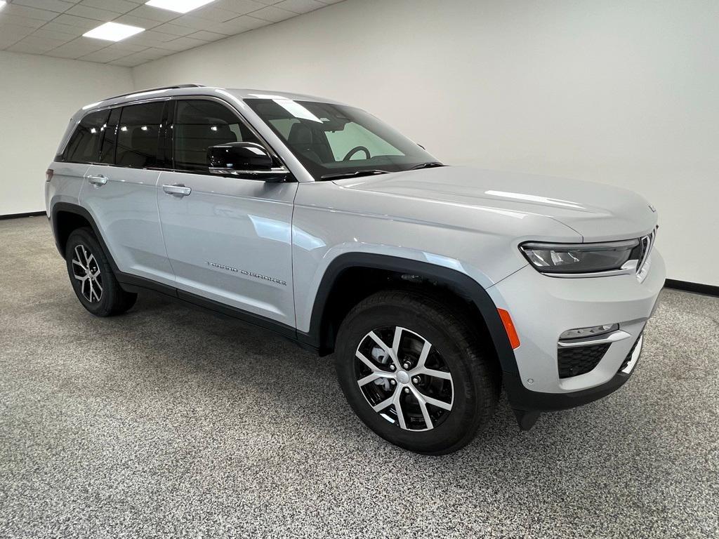 used 2025 Jeep Grand Cherokee car, priced at $47,800