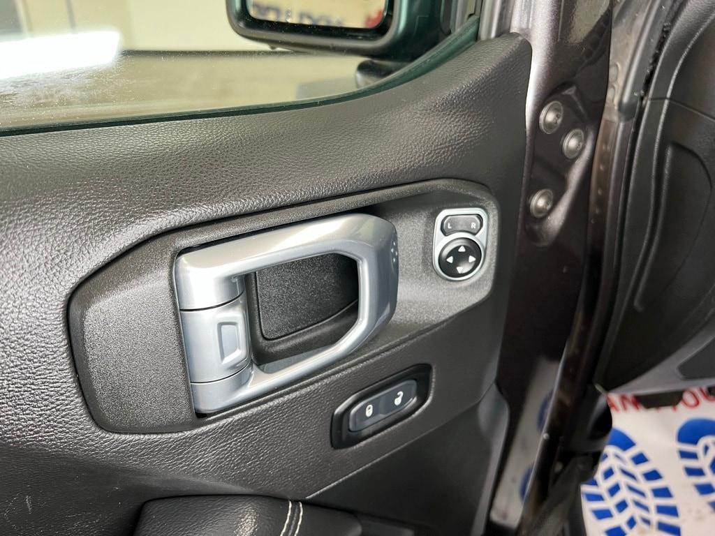 used 2021 Jeep Wrangler Unlimited car, priced at $27,400