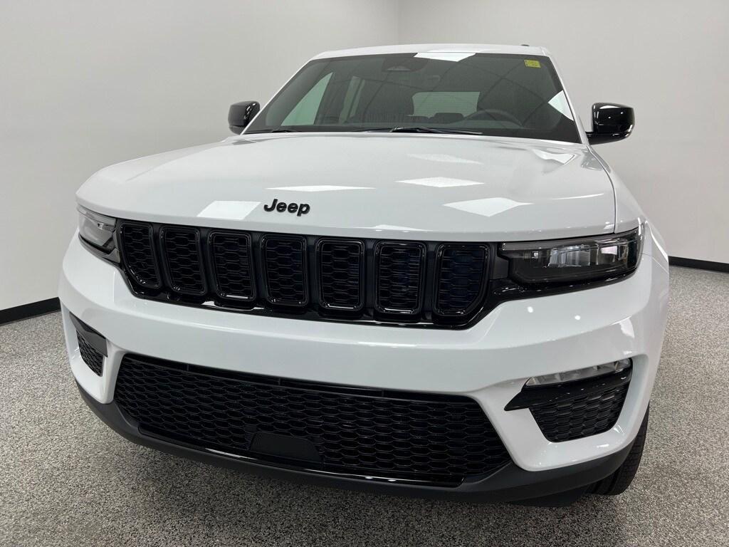 new 2025 Jeep Grand Cherokee car, priced at $43,399