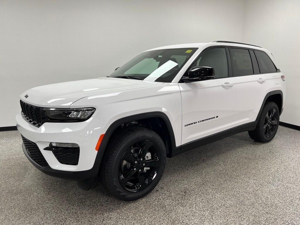 new 2025 Jeep Grand Cherokee car, priced at $43,399