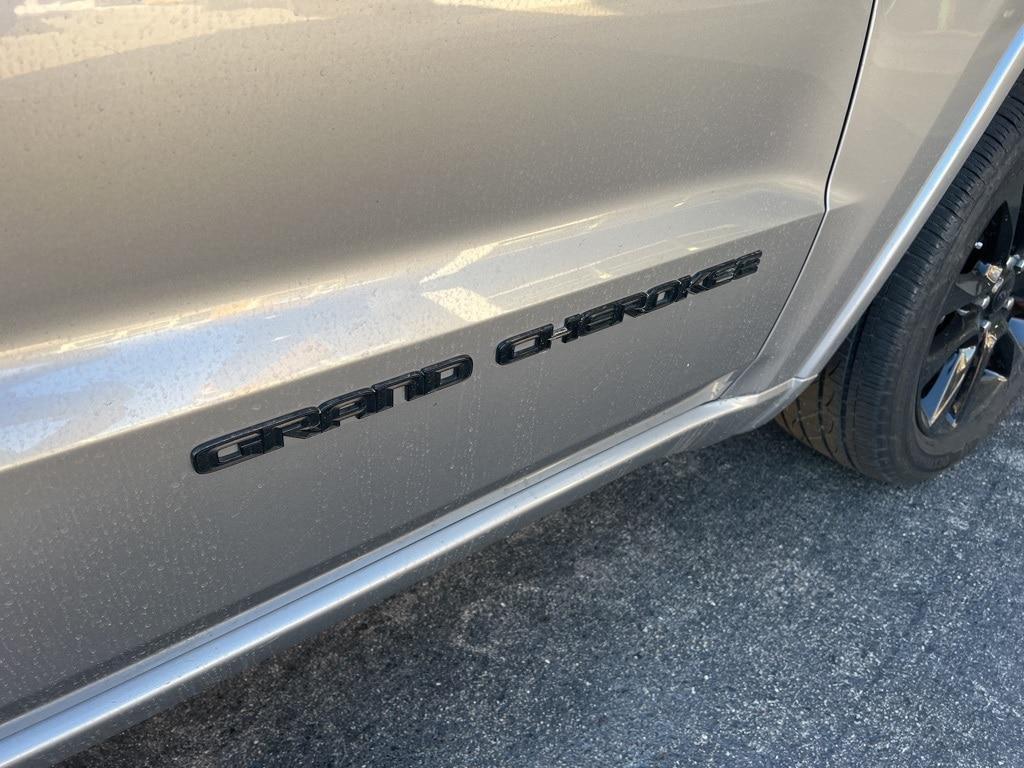 used 2021 Jeep Grand Cherokee car, priced at $23,400
